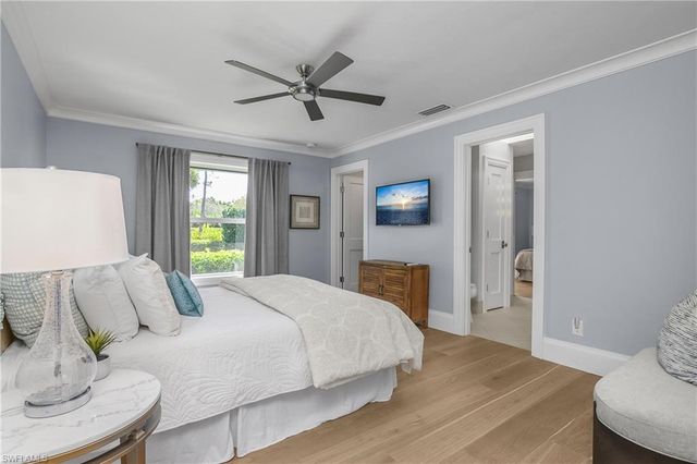 720 Shadow Lake LN, Naples, FL 34108