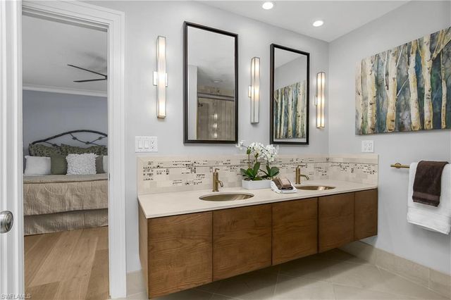 720 Shadow Lake LN, Naples, FL 34108