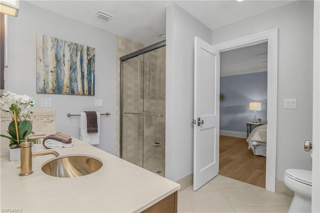 720 Shadow Lake LN, Naples, FL 34108