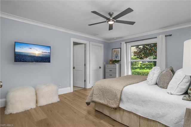 720 Shadow Lake LN, Naples, FL 34108