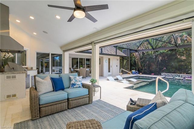 720 Shadow Lake LN, Naples, FL 34108