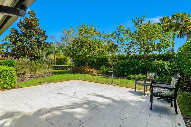 720 Shadow Lake LN, Naples, FL 34108