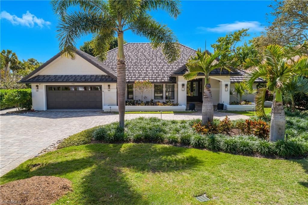 720 Shadow Lake LN, Naples, FL 34108
