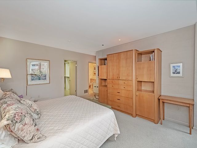 146 N Bellefield 304, Oakland, PA 15213