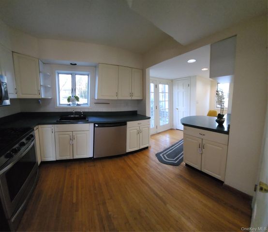 142 Morris Parkway, Valley Stream, NY 11580