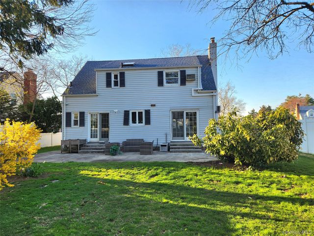 142 Morris Parkway, Valley Stream, NY 11580