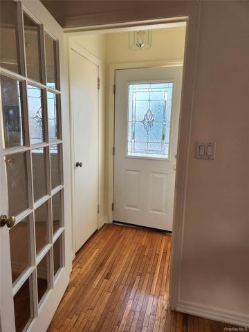 142 Morris Parkway, Valley Stream, NY 11580