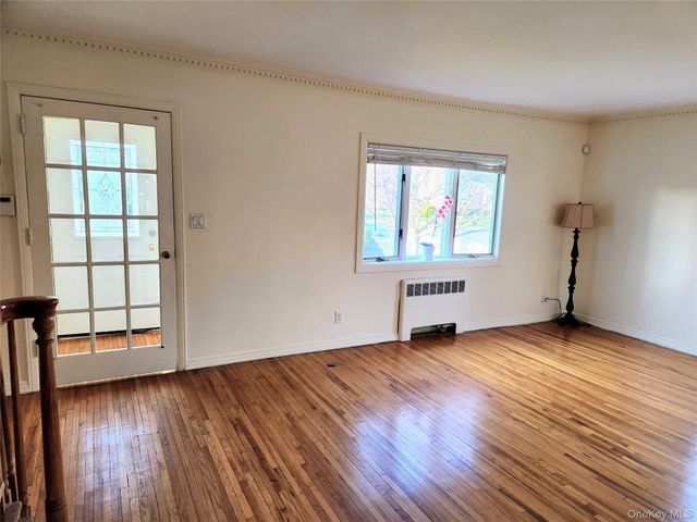 142 Morris Parkway, Valley Stream, NY 11580
