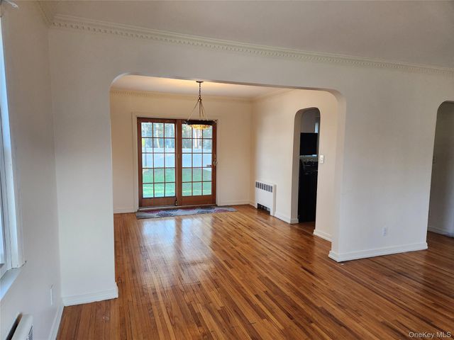 142 Morris Parkway, Valley Stream, NY 11580