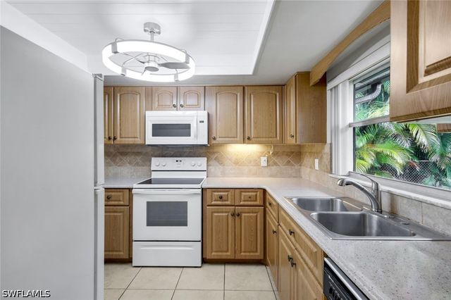 6302 Hofstra CT W, Fort Myers, FL 33919