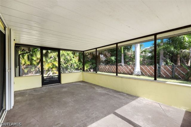 6302 Hofstra CT W, Fort Myers, FL 33919