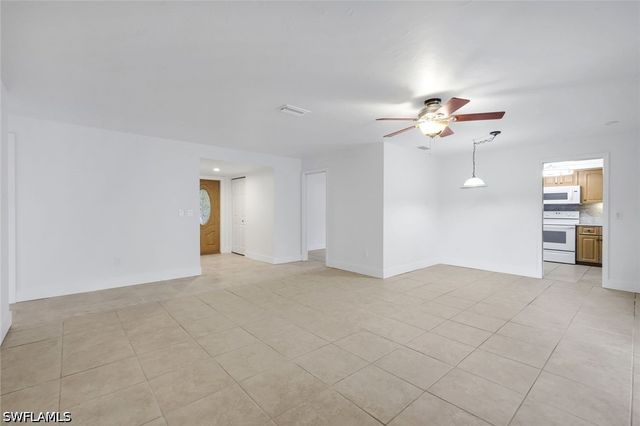 6302 Hofstra CT W, Fort Myers, FL 33919