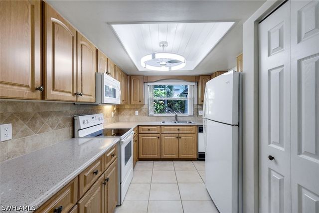 6302 Hofstra CT W, Fort Myers, FL 33919