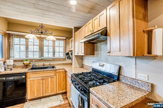 177 Otterhole Road, West Milford, NJ 07480