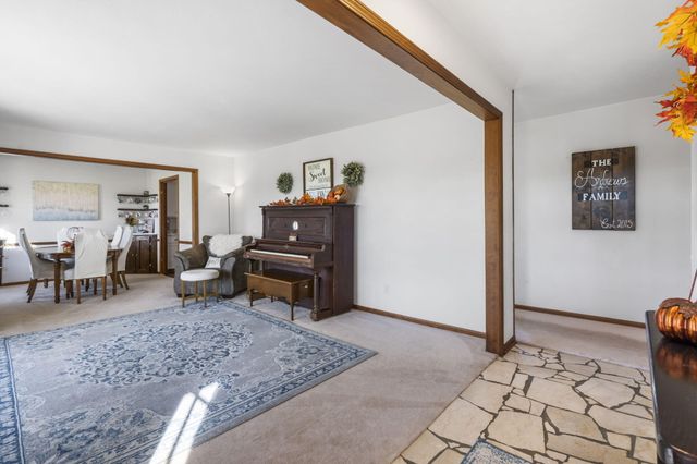 3259 W Farm Rd 60, Springfield, MO 65803