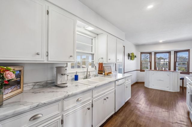 3259 W Farm Rd 60, Springfield, MO 65803