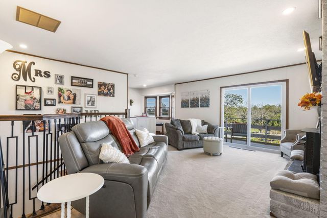 3259 W Farm Rd 60, Springfield, MO 65803