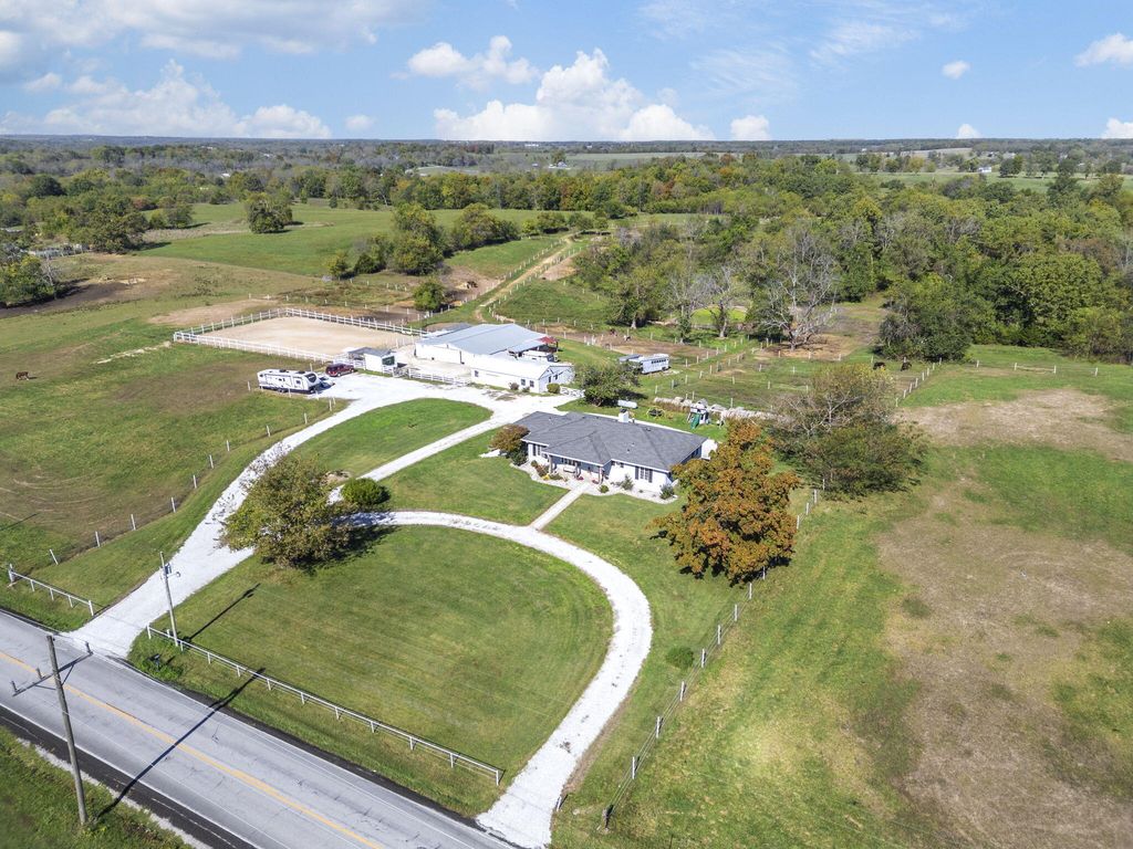 3259 W Farm Rd 60, Springfield, MO 65803