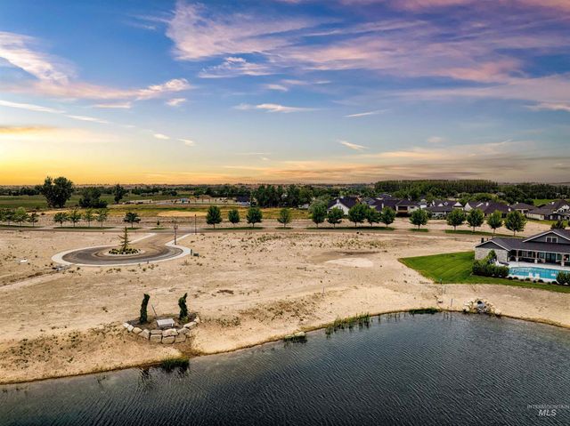 21544 Lake Fork Pt, Star, ID 83669