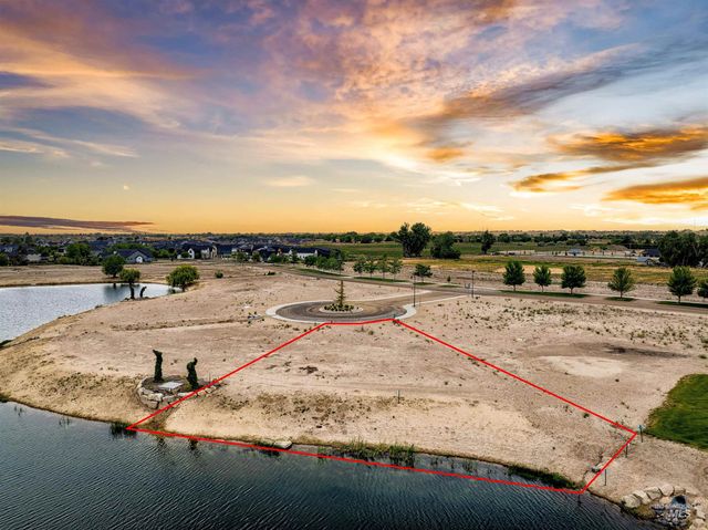 21544 Lake Fork Pt, Star, ID 83669