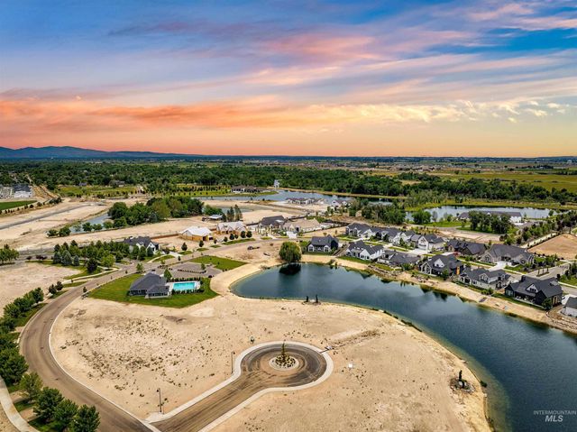 21544 Lake Fork Pt, Star, ID 83669