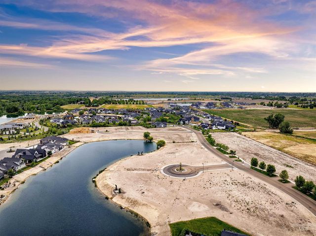 21544 Lake Fork Pt, Star, ID 83669