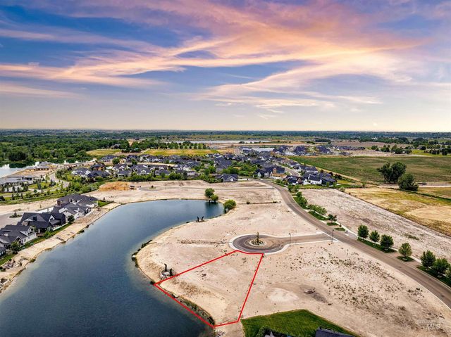 21544 Lake Fork Pt, Star, ID 83669