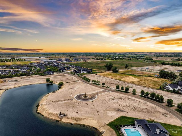 21544 Lake Fork Pt, Star, ID 83669