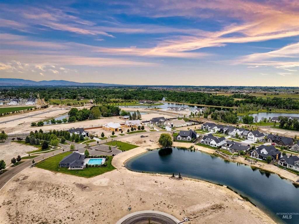 21544 Lake Fork Pt, Star, ID 83669