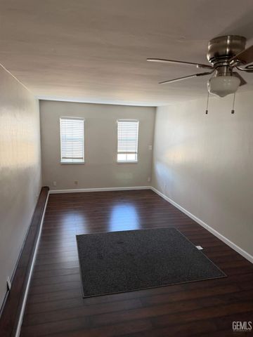 710 Cantleberry Lane, Bakersfield, CA 93304