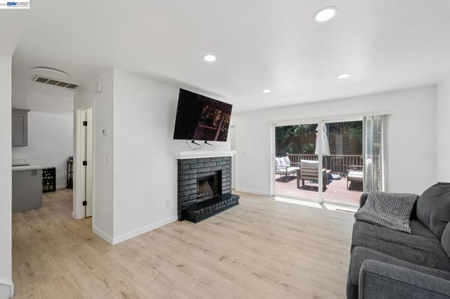 1200 Shaddick Dr, Antioch, CA 94509