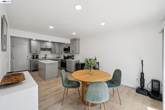 1200 Shaddick Dr, Antioch, CA 94509