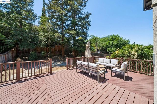 1200 Shaddick Dr, Antioch, CA 94509