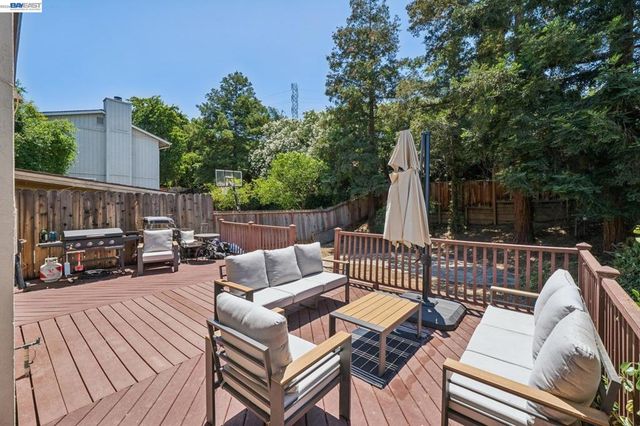 1200 Shaddick Dr, Antioch, CA 94509