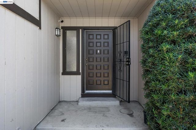 1200 Shaddick Dr, Antioch, CA 94509