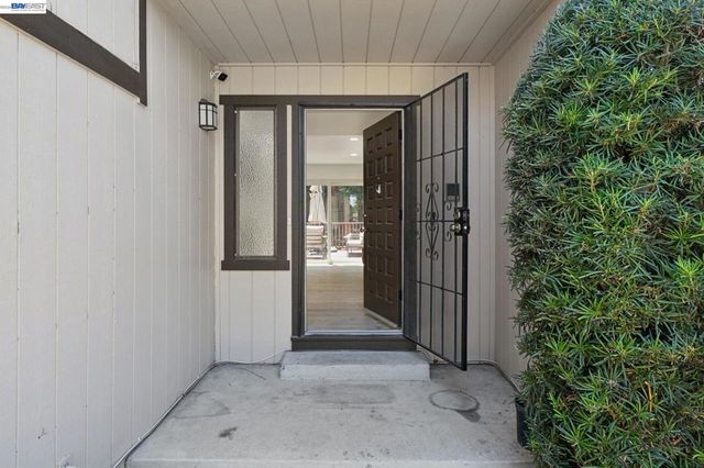 1200 Shaddick Dr, Antioch, CA 94509