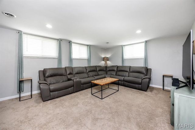4703 Dadrian Drive, Godfrey, IL 62035