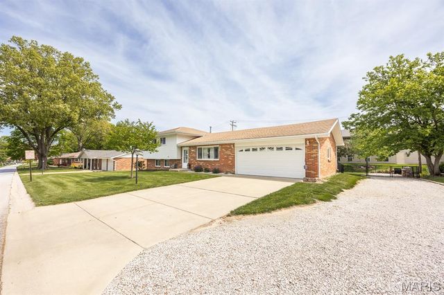 4703 Dadrian Drive, Godfrey, IL 62035