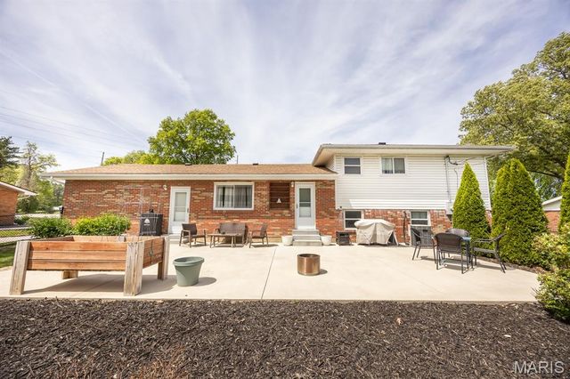 4703 Dadrian Drive, Godfrey, IL 62035