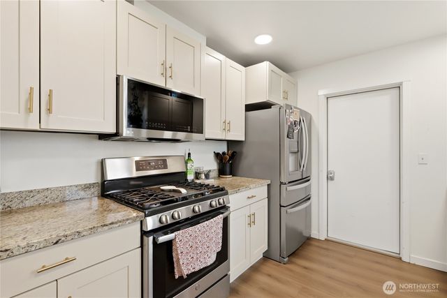 3631 W F Street, Bremerton, WA 98312