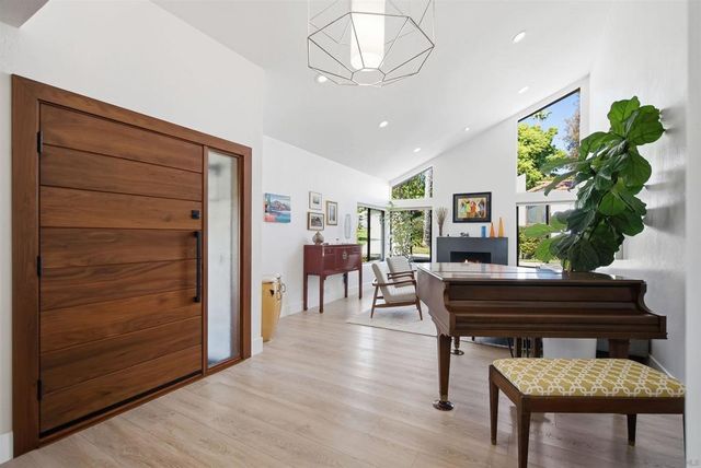 633 Camino Ynez, Solana Beach, CA 92075