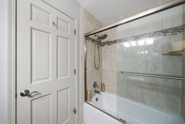 16754 Pineview Drive, Homer Glen, IL 60491