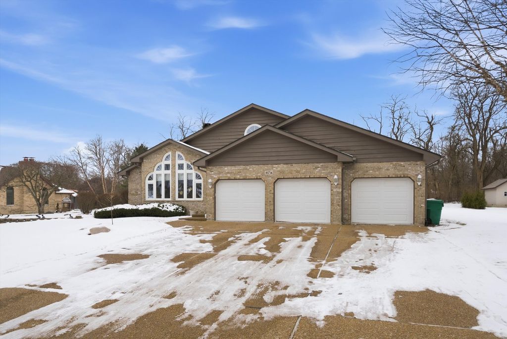16754 Pineview Drive, Homer Glen, IL 60491