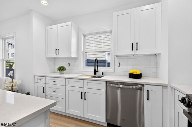 25 Maple Ave, Rahway City, NJ 07065