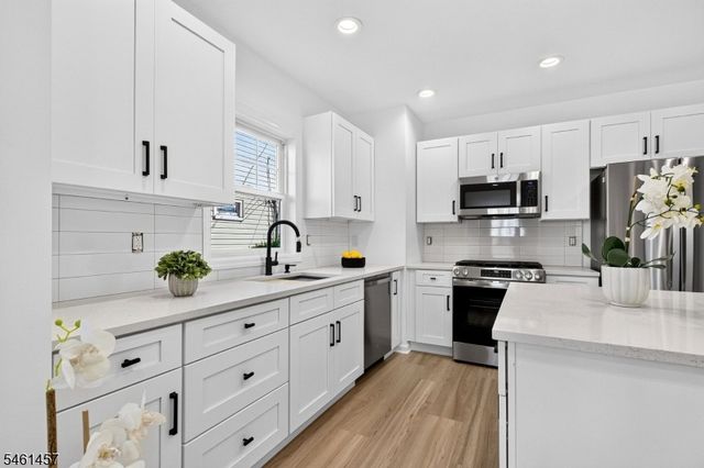 25 Maple Ave, Rahway City, NJ 07065