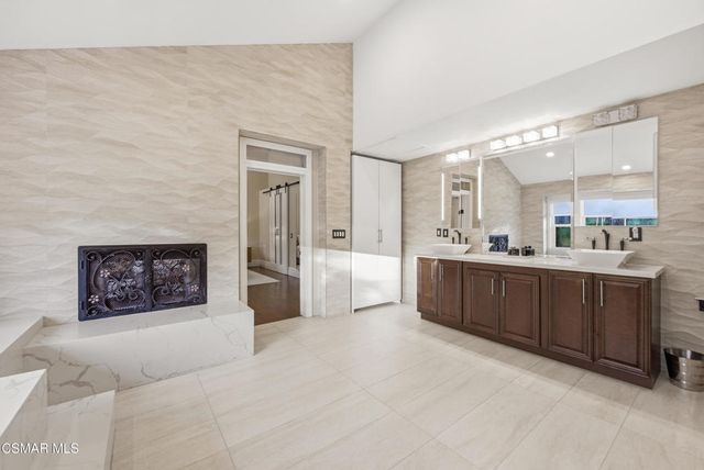 2605 Grandoaks Drive, Westlake Village, CA 91361