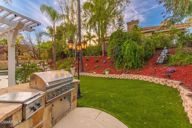 2605 Grandoaks Drive, Westlake Village, CA 91361