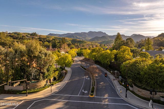 2605 Grandoaks Drive, Westlake Village, CA 91361