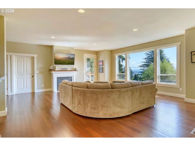 52831 Nw FIVE PEAK Ter, Scappoose, OR 97056