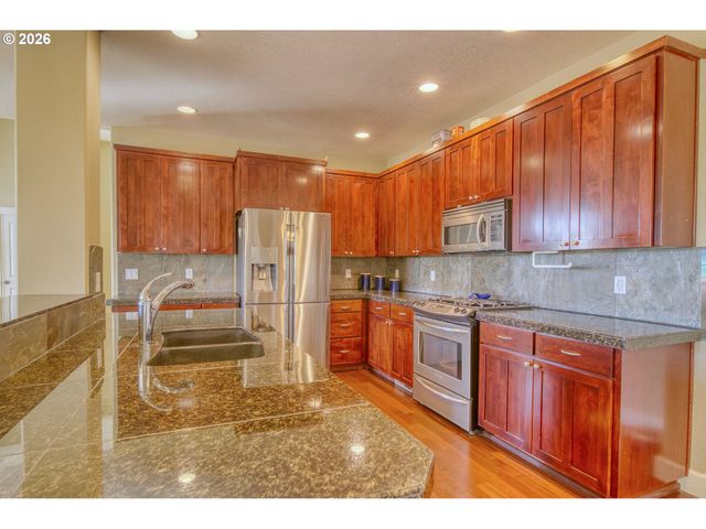 52831 Nw FIVE PEAK Ter, Scappoose, OR 97056